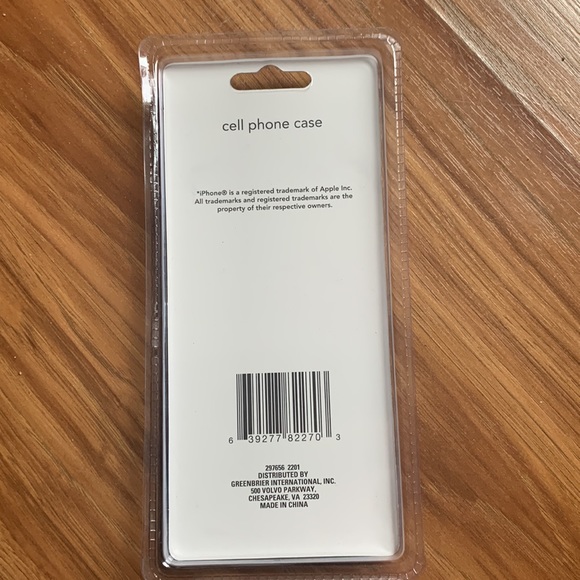 NWT iPhone XR case... Brand New Never used, still in original packaging - Picture 3 of 4